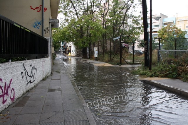 ΧΑΛΚΙΔΑ: Ποτάμι η οδός Κακαρά