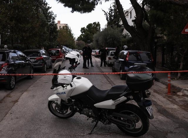 Αποσωληνώθηκε ο οφθαλμίατρος που τον πυροβόλησε η 49χρονη