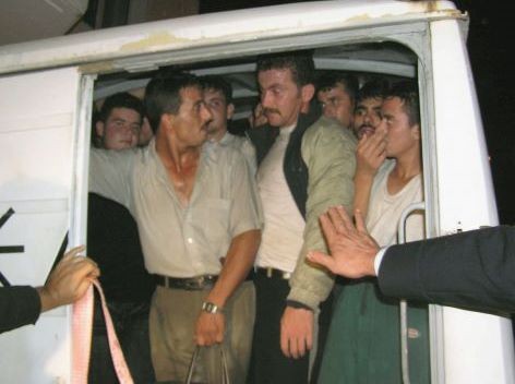 10 λαθρομετανάστες σε ένα αυτοκίνητο