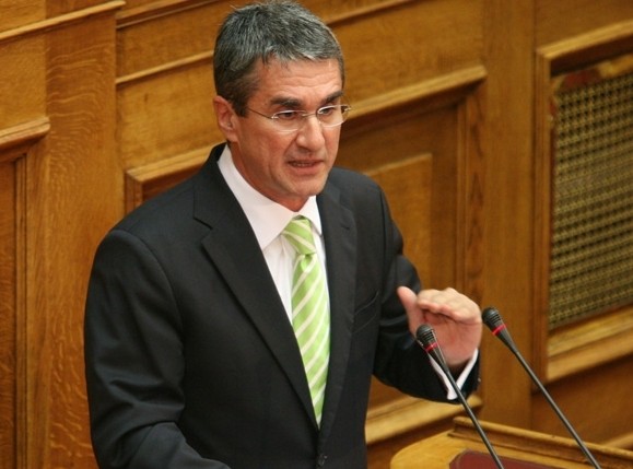 Πρώτα αναστατώνει τον κόσμο και μετά λέει όλα καλά!