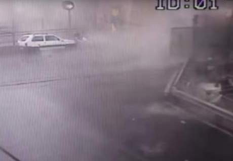 ΓΕΝΟΒΑ: Στο φως της δημοσιότητας η στιγμή που καταρρέει η γέφυρα (VIDEO)