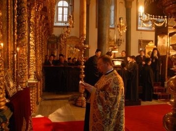 Διπλοί οι χαιρετισμοί