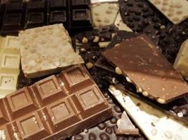 Σκουλήκια σε σοκολάτες της Carrefour Μαρινόπουλος!