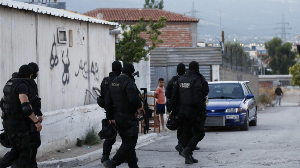 Τέσσερις συλλήψεις για ρευματοκλοπή σε οικισμούς Ρομά στη Στερεά Ελλάδα