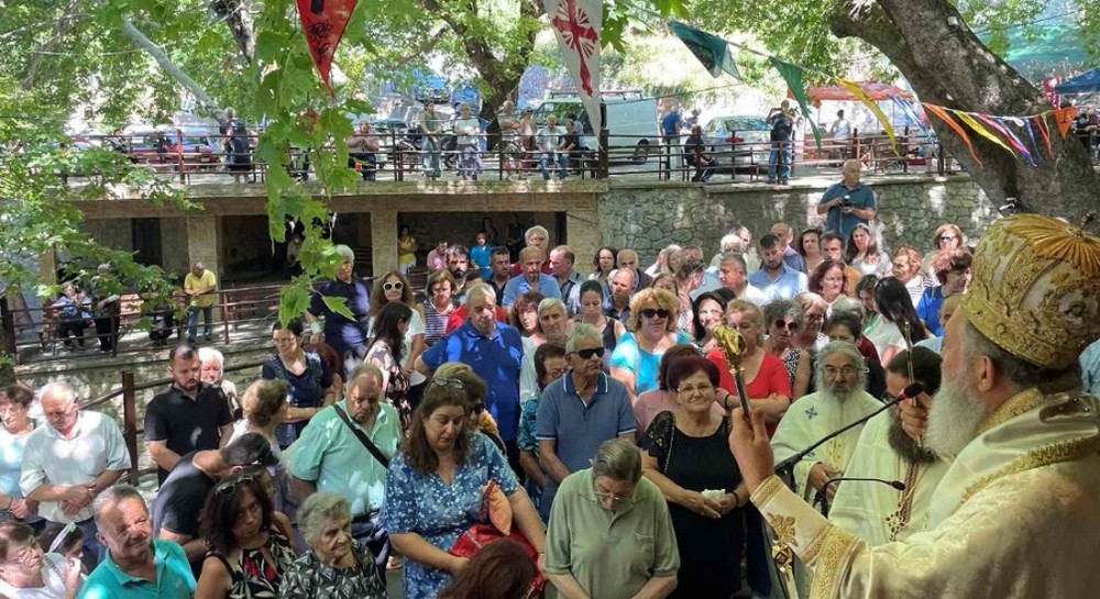 ΚΑΜΠΙΑ: Λαμπρή γιορτή σε καταπληκτικό φυσικό περιβάλλον για την Αγία Κυριακή
