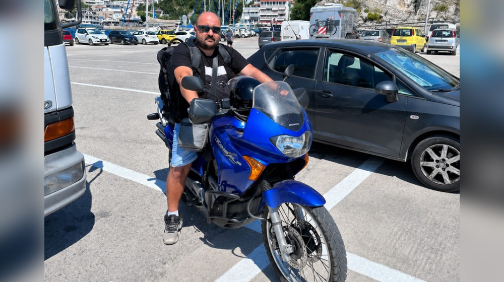 ΧΑΛΚΙΔΑ: Στο Νοσοκομείο τραυματίας μετά από τροχαίο ο γνωστός καταστηματάρχης Άκης Κουτσαυλής