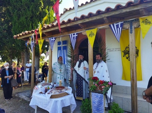 ΙΣΤΙΑΙΑ: Πανηγύρισε γραφικό εξωκλήσι για την γιορτή της Παναγίας