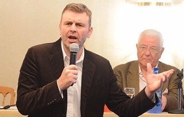 Μπινελίκια Γκλέτσου στον Γκλέτσο της ΧΑ