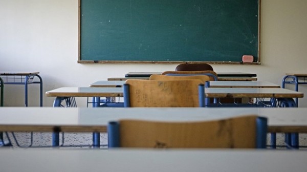 Καταγγελίες για μαθήτρια δημοτικού που κυνηγούσε παιδιά με μαχαίρι!