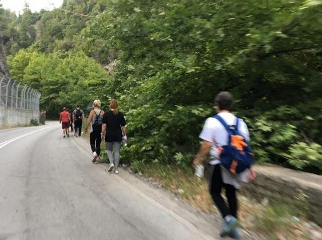 Εκατοντάδες προσκυνητές πήγαν με τα πόδια στο Προκόπι για να τιμήσουν τον Όσιο Ιωάννη