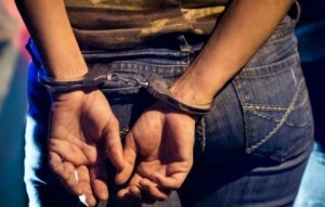 ΧΑΛΚΙΔΑ: Συνελήφθη μία γυναίκα για κατοχή ηρωίνης μέρα μεσημέρι