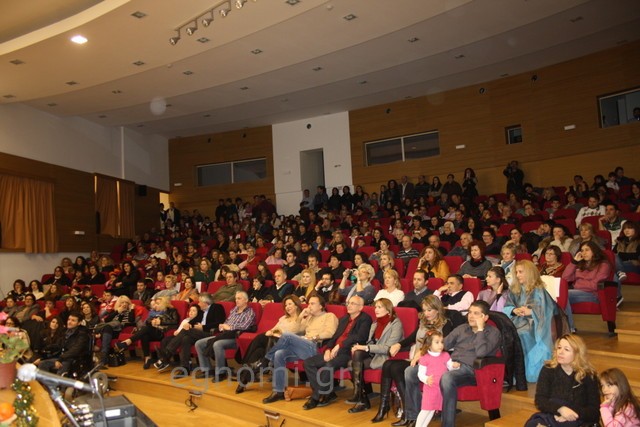 ΧΑΛΚΙΔΑ: Νοσηλεύτριες και γιατροί γέμισαν το Διοικητήριο
