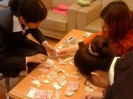 Πεντάχρονος έκανε ... κομματάκια 6.350 ευρώ