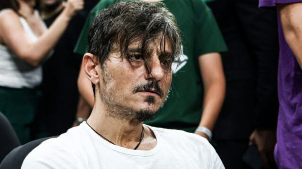 Εξαλλος ο Δημήτρης Γιαννακόπουλος, ζήτησε να κατέβει το λάβαρο του Μποντίρογκα από την οροφή του ΟΑΚΑ! (Video)