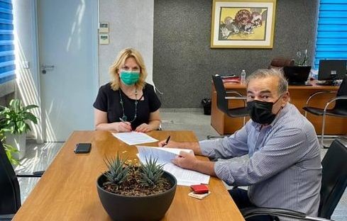Η Δήμαρχος υπέγραψε έργο αποκατάστασης δρόμων σε 5 γειτονιές της Χαλκίδας