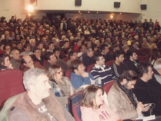Πολύς κόσμος άκουσε την Αλέκα Παπαρήγα στη Θήβα