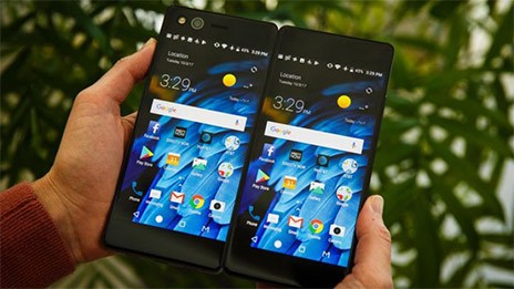 Smartphone με διπλή οθόνη