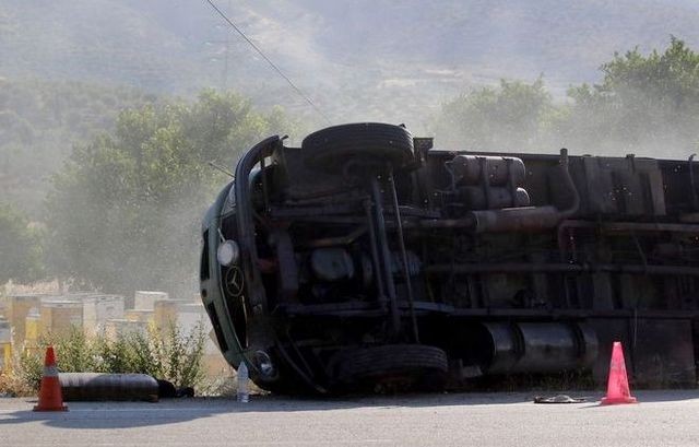 Τροχαίο ατύχημα με νεκρό οδηγό στη Μαλακάσα