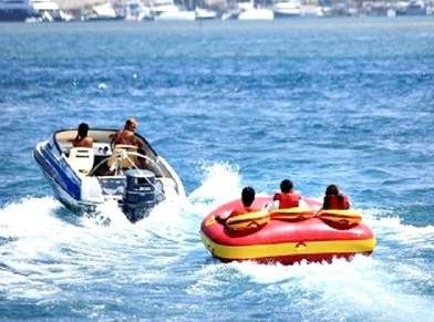 Σοβαρός τραυματισμός λουόμενου από ταχύπλοο σκάφος