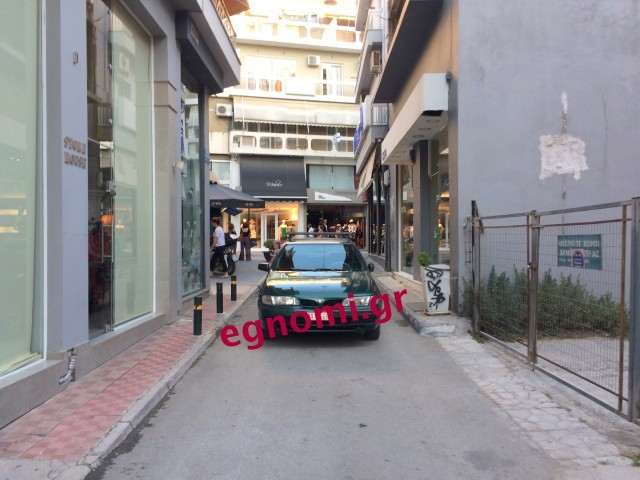 ΧΑΛΚΙΔΑ: «Γάιδαρος» οδηγός απέκλεισε παιδικά καροτσάκια