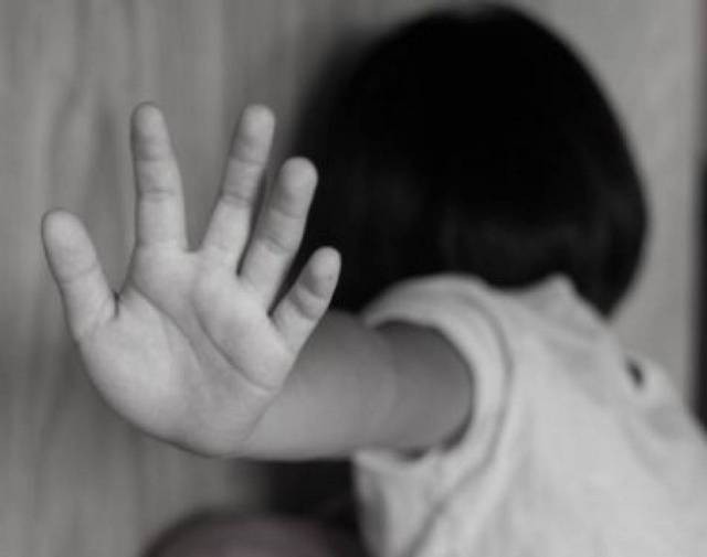 Ρόδος: Λιποθύμησε 9χρονο κοριτσάκι από την πείνα έξω από φούρνο
