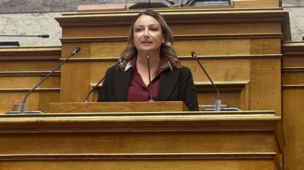ΚΑΤΕΡΙΝΑ ΚΑΖΑΝΗ: Ζήτησε ένταξη της Εύβοιας στο πρόγραμμα κοινωφελούς εργασίας