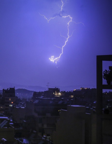 Κεραυνός σκότωσε μοτοσικλετιστή στην Εγνατία οδό