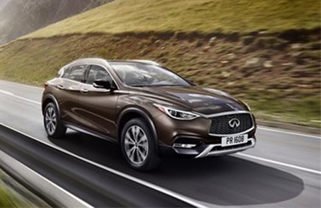 Μπαίνει και η Infiniti στην πρίζα