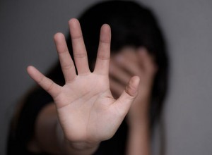 32χρονος βίασε την ανήλικη ετεροθαλή αδελφή της συντρόφου του