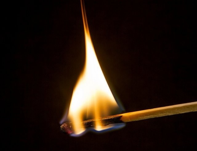 ΦΩΤΙΕΣ-ΦΘΙΩΤΙΔΑ: 14χρονος ομολόγησε εμπρησμούς σε Αταλάντη και Θεολόγο (VIDEO)