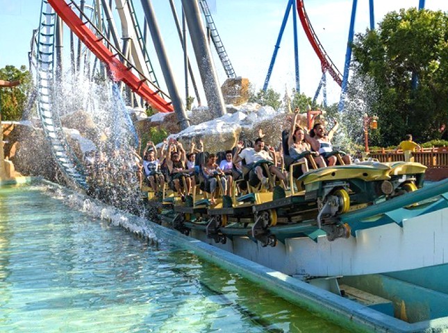 Ατύχημα με 4 τραυματίες στο Allou Fun Park - Εκτροχιάστηκε τρενάκι (VIDEO)
